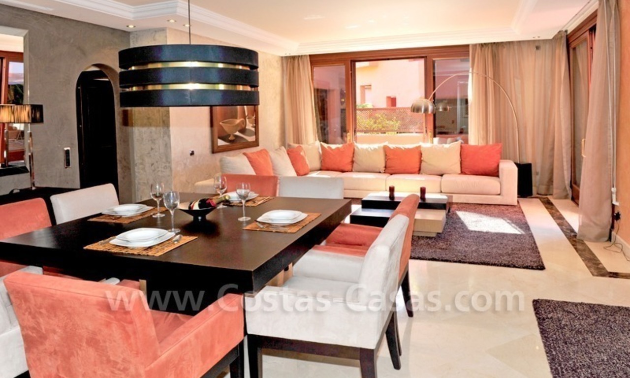 Luxe appartement te koop in een exclusief beachfront complex tussen Marbella en Estepona centrum. 12