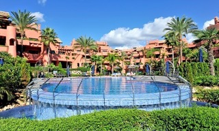 Eerstelijnstrand luxe appartement te koop in een exclusief beachfront complex tussen Marbella en Estepona 8