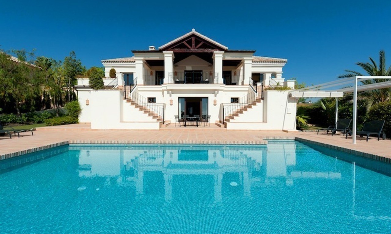 Luxe villa te koop in Marbella – Benahavis 0
