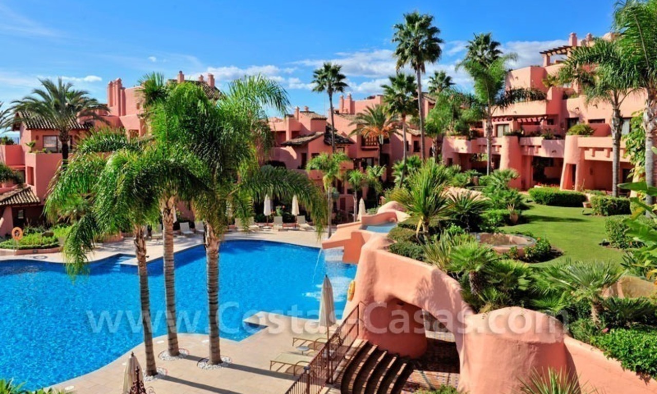 Luxe penthouse appartement te koop, eerstelijn strand exclusief complex, New Golden Mile, Marbella - Estepona 2