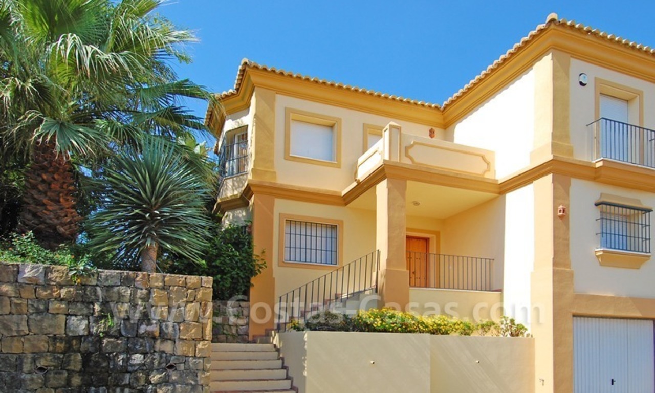 Recente Villa te koop in Nueva Andalucia te Marbella 6