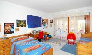 Bijzondere villa te koop met een separaat kantoor of praktijk in Nueva Andalucia te Marbella 21