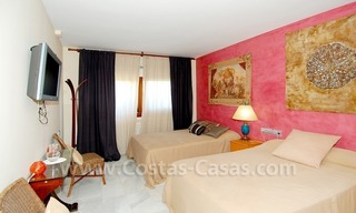 Bijzondere villa te koop met een separaat kantoor of praktijk in Nueva Andalucia te Marbella 22