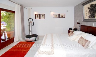 Bijzondere villa te koop met een separaat kantoor of praktijk in Nueva Andalucia te Marbella 23