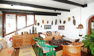 Bijzondere villa te koop met een separaat kantoor of praktijk in Nueva Andalucia te Marbella 15