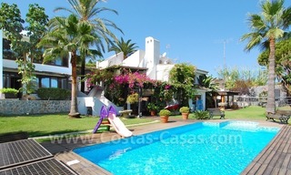 Bijzondere villa te koop met een separaat kantoor of praktijk in Nueva Andalucia te Marbella 3