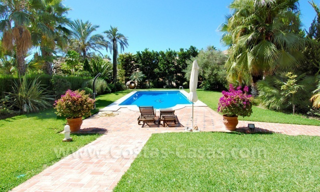 Beachside luxe villa te koop dichtbij het strand in Marbella oost 4