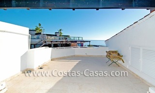 Beachfront luxe penthouse appartement te koop in Puerto Banus te Marbella 1
