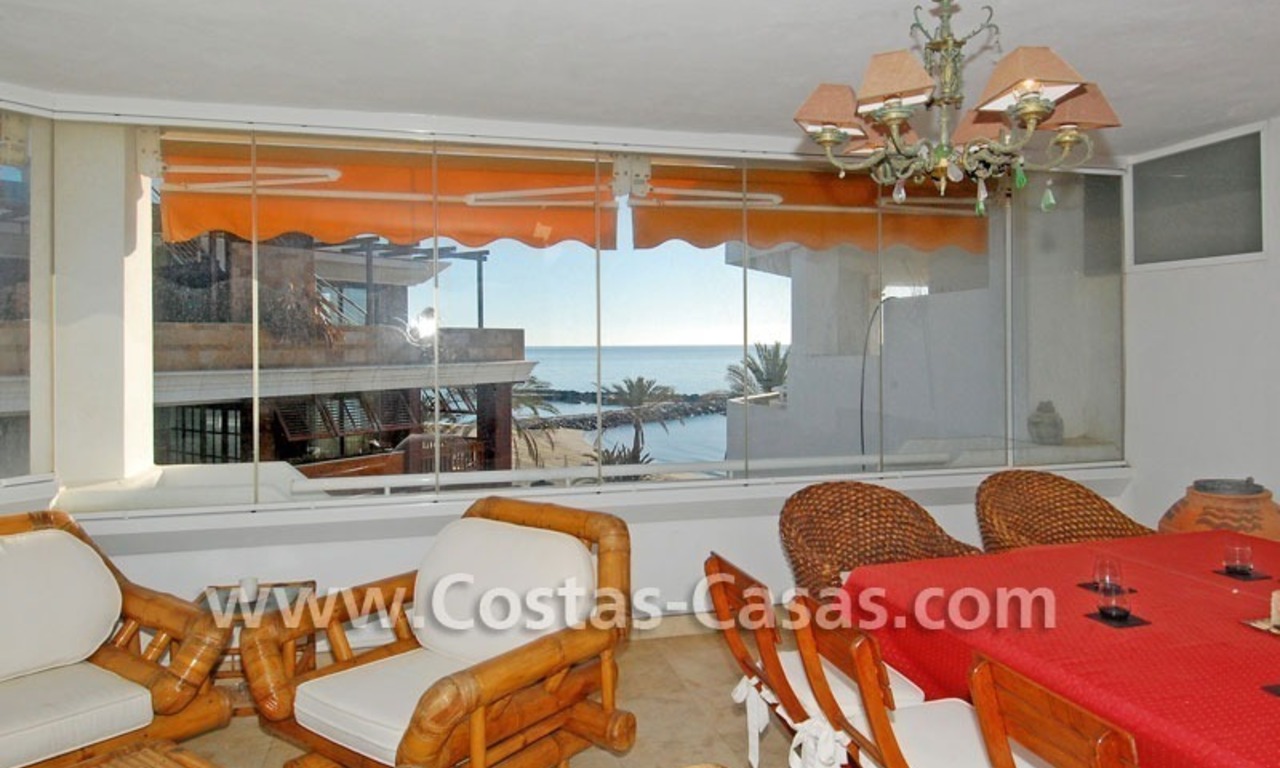 Beachfront luxe penthouse appartement te koop in Puerto Banus te Marbella 2