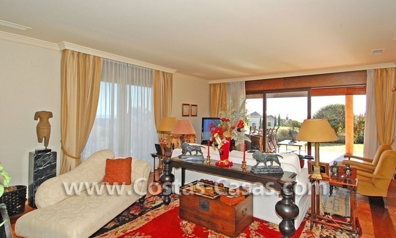 Goede deal! Andalusische stijl koopvilla in een golfresort tussen Marbella – Benahavis en Estepona 7