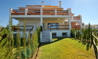 Huis te koop nabij Marbella centrum in omheind complex en met panoramisch zeezicht 3