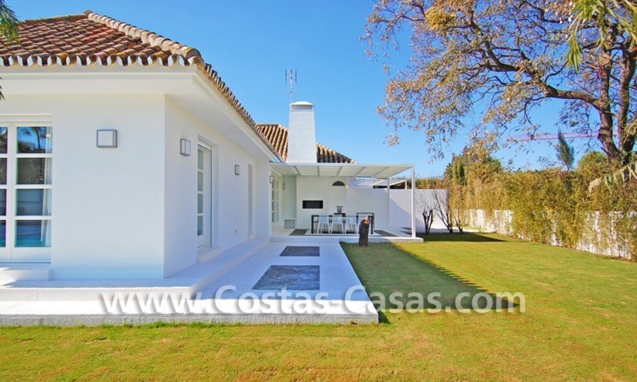 Villa te koop vlakbij de zee in moderne Andalusische stijl te Marbella 7