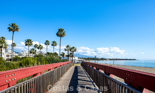 Luxe penthouses en appartementen te koop, eerstelijnsstrand complex, New Golden Mile, Marbella - Estepona 795143 