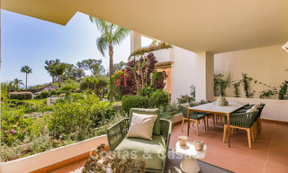 Luxe penthouses en appartementen te koop, eerstelijnsstrand complex, New Golden Mile, Marbella - Estepona 795166 