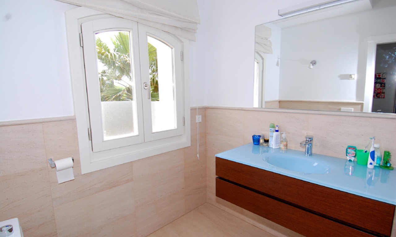 Luxe villa te koop direct aan de golf, Marbella - Benahavis 23