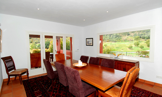 Luxe villa te koop direct aan de golf, Marbella - Benahavis 13