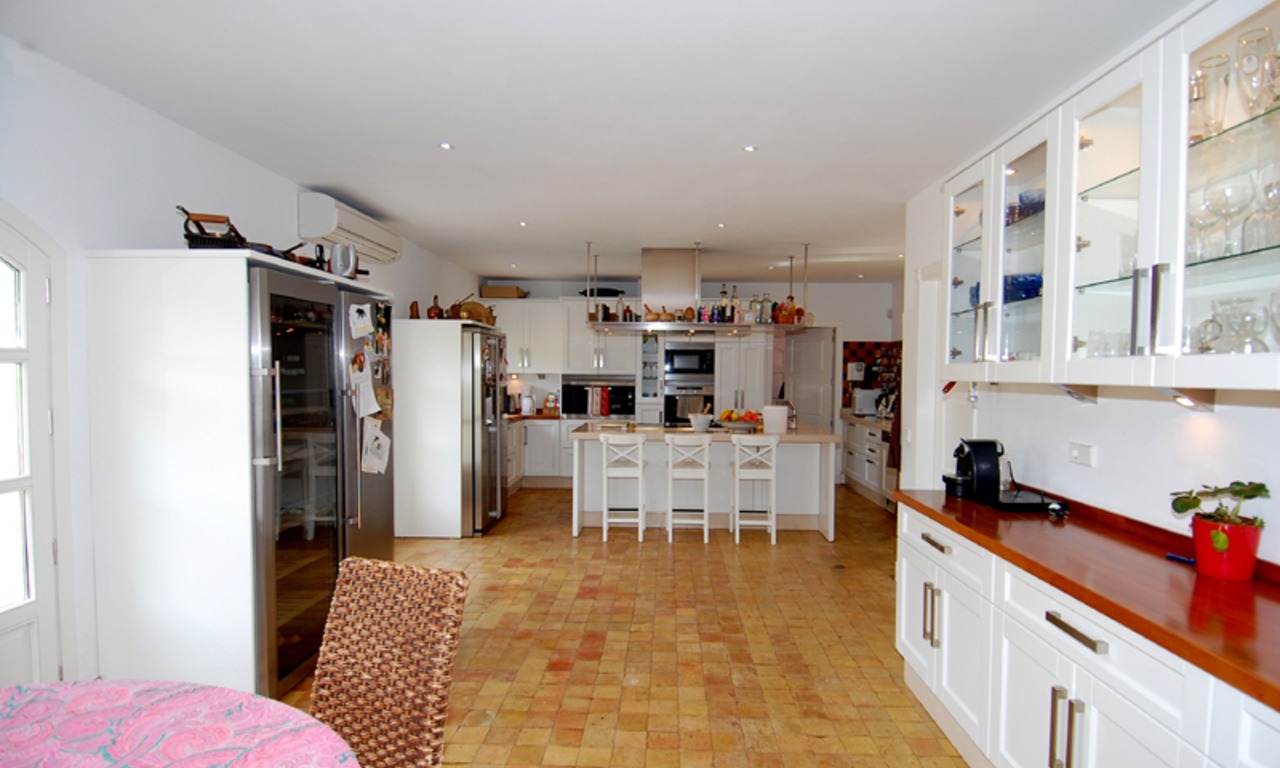 Luxe villa te koop direct aan de golf, Marbella - Benahavis 15