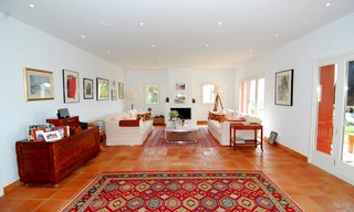 Luxe villa te koop direct aan de golf, Marbella - Benahavis 11