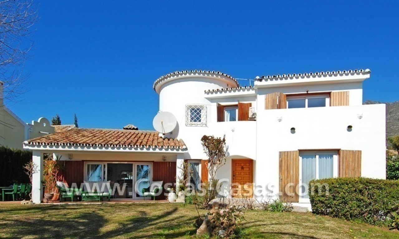 Andalusische villa te koop op de Golden Mile te Marbella 1