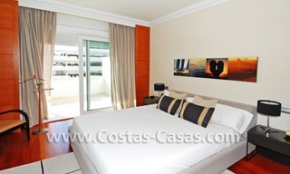 Ruim luxe beachside appartement te koop in Nueva Andalucia vlakbij het strand en Puerto Banus in Marbella 7