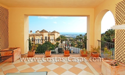 Koopje! Luxe golf appartment te koop in golfresort, Nueva Andalucia, Marbella 