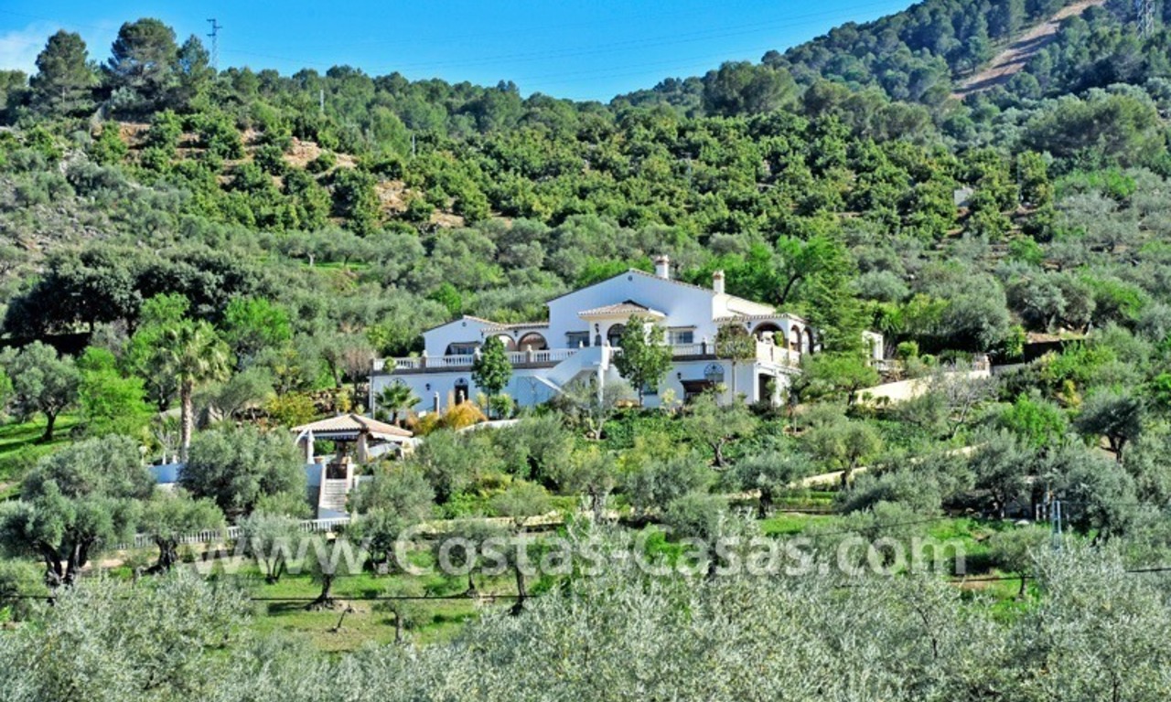 Villa – Finca te koop in Monda aan de Costa del Sol in Andalusië in Zuid-Spanje 0