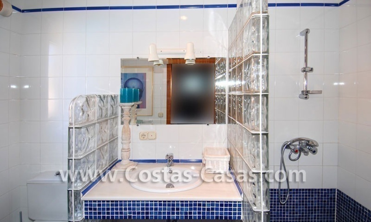 Golf villa te koop in een up-market gebied van Nueva Andalucia te Marbella 22