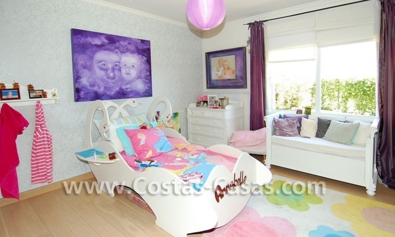 Golf villa te koop in een up-market gebied van Nueva Andalucia te Marbella 21