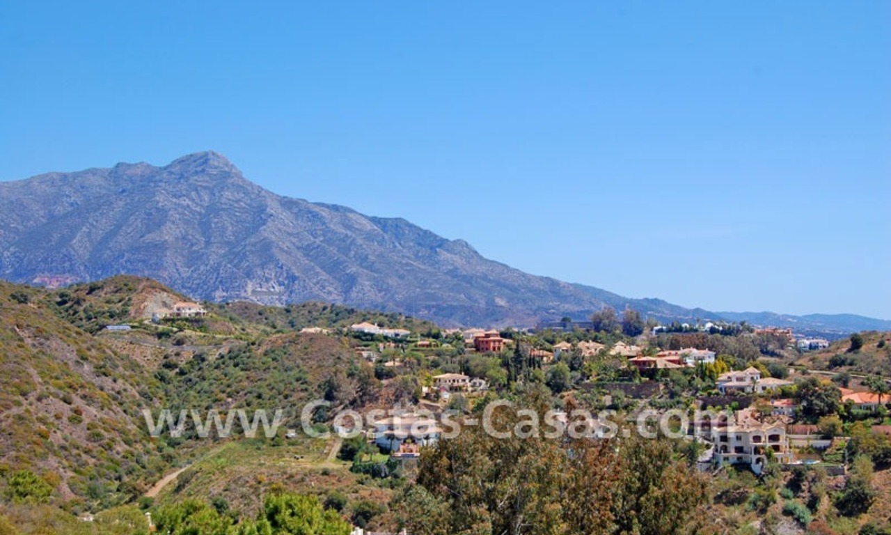 Golf villa te koop in een up-market gebied van Nueva Andalucia te Marbella 3