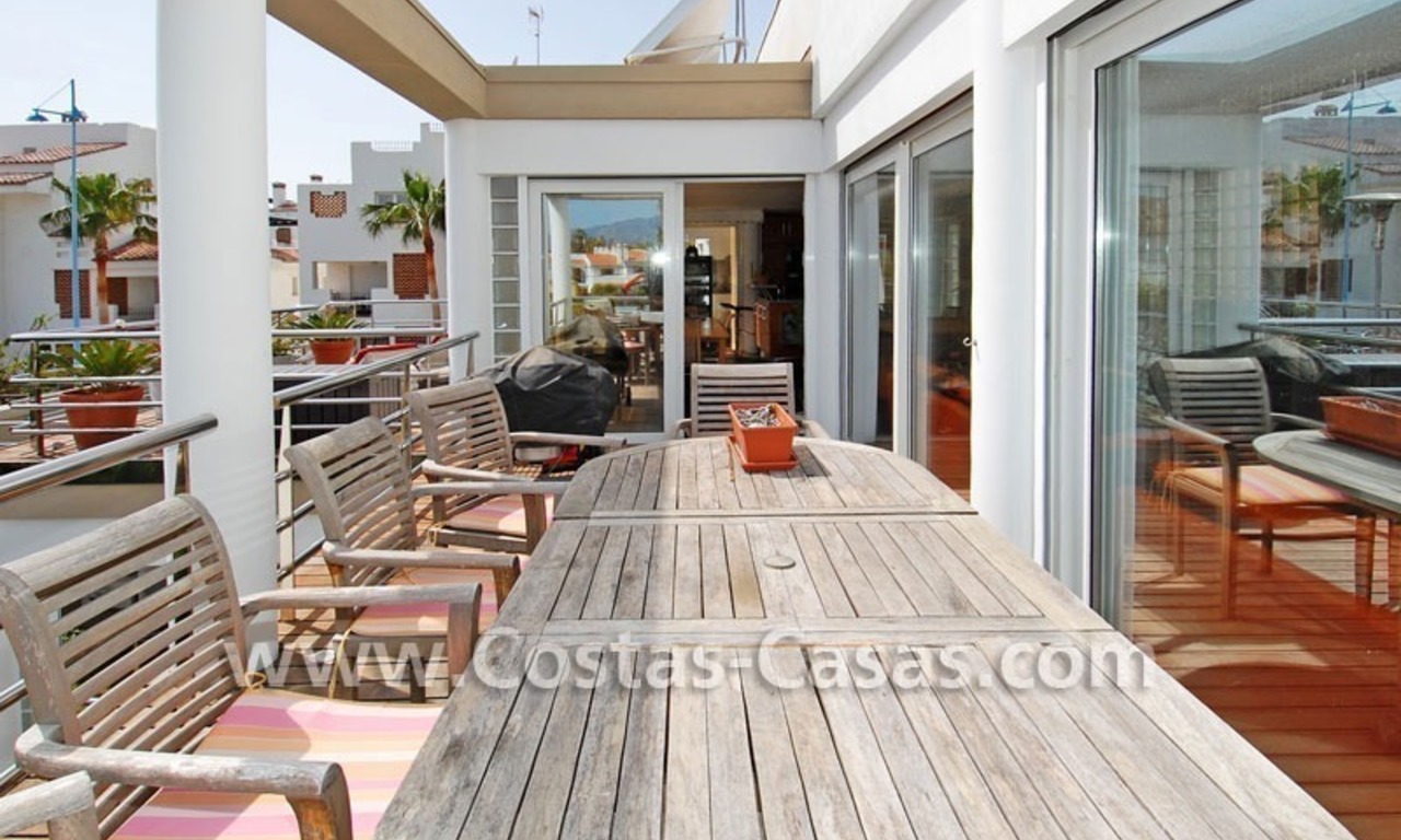 Koopje! Moderne villa te koop dichtbij het strand in Marbella 4