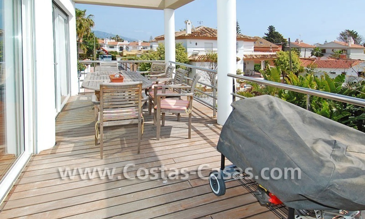 Koopje! Moderne villa te koop dichtbij het strand in Marbella 5