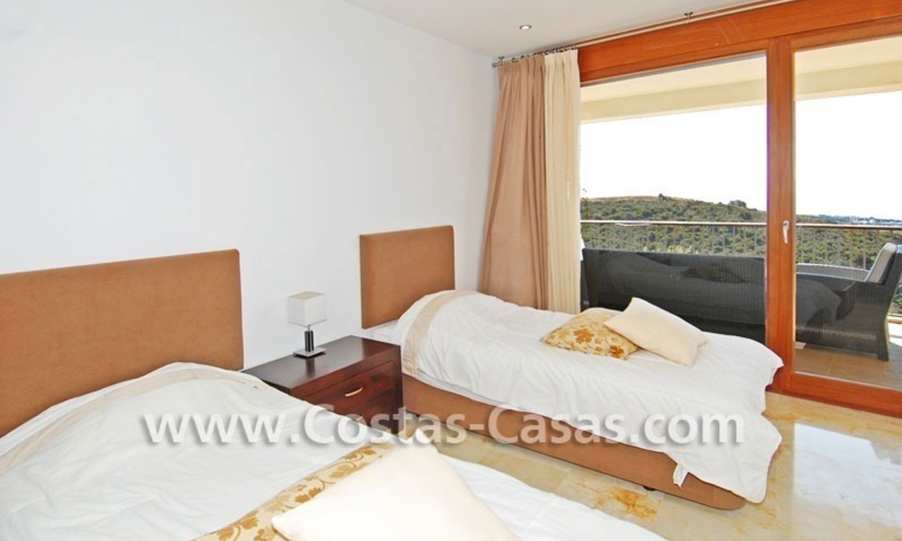 Modern luxe appartement te koop in Marbella 10