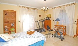 Dringende verkoop! Villa te koop dichtbij Puerto Banus in Nueva Andalucia te Marbella 18