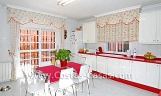 Dringende verkoop! Villa te koop dichtbij Puerto Banus in Nueva Andalucia te Marbella 13