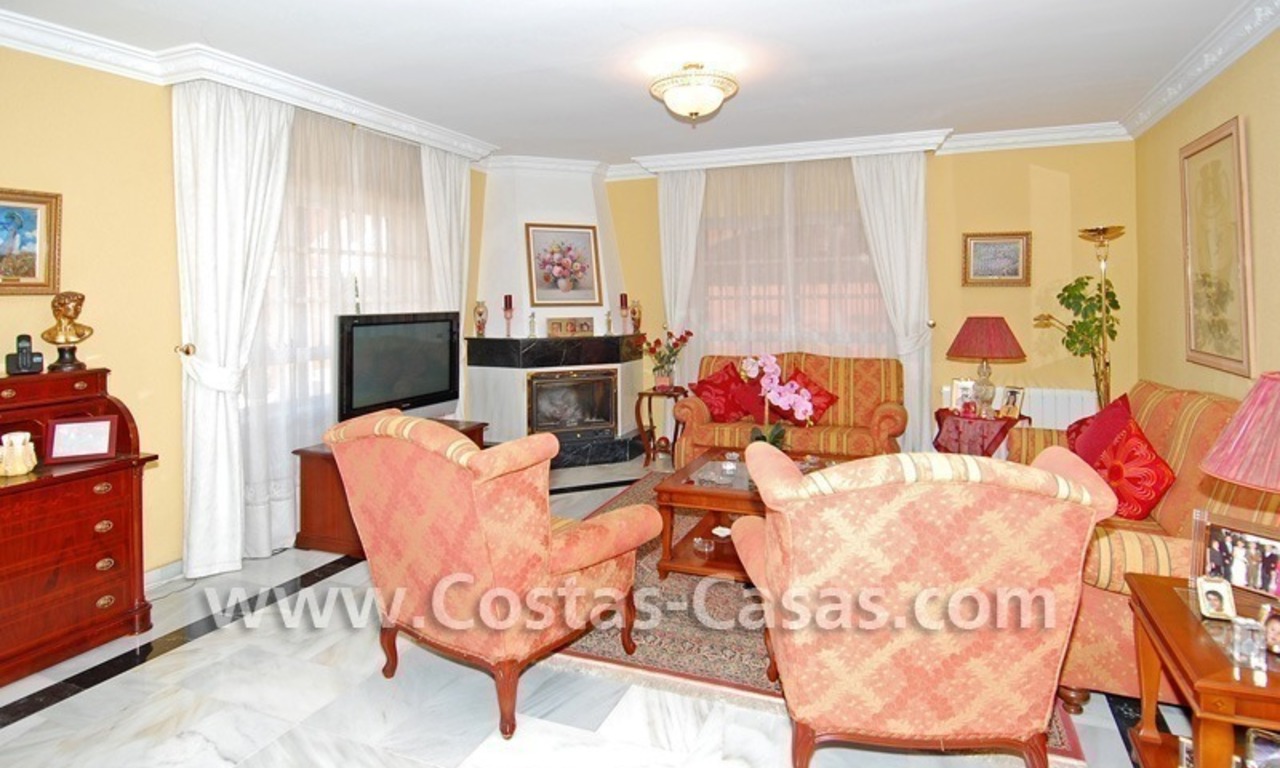 Dringende verkoop! Villa te koop dichtbij Puerto Banus in Nueva Andalucia te Marbella 10