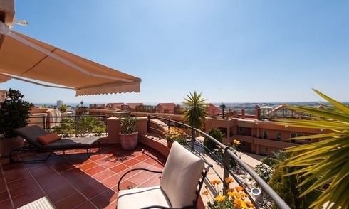 Luxe golf appartement te koop in Nueva Andalucia te Marbella 