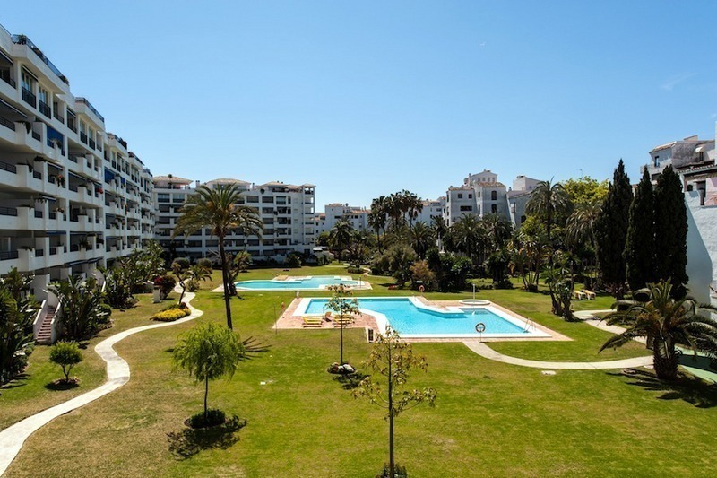Appartement te koop in het centrum van Puerto Banus, Marbella