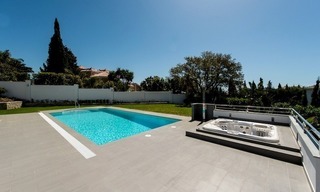 Moderne stijl luxe villa te koop in Marbella 1