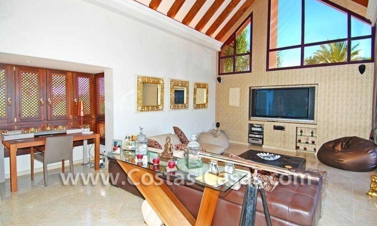 Exclusieve villa in Andalusische stijl te koop op de Golden Mile in Marbella 10