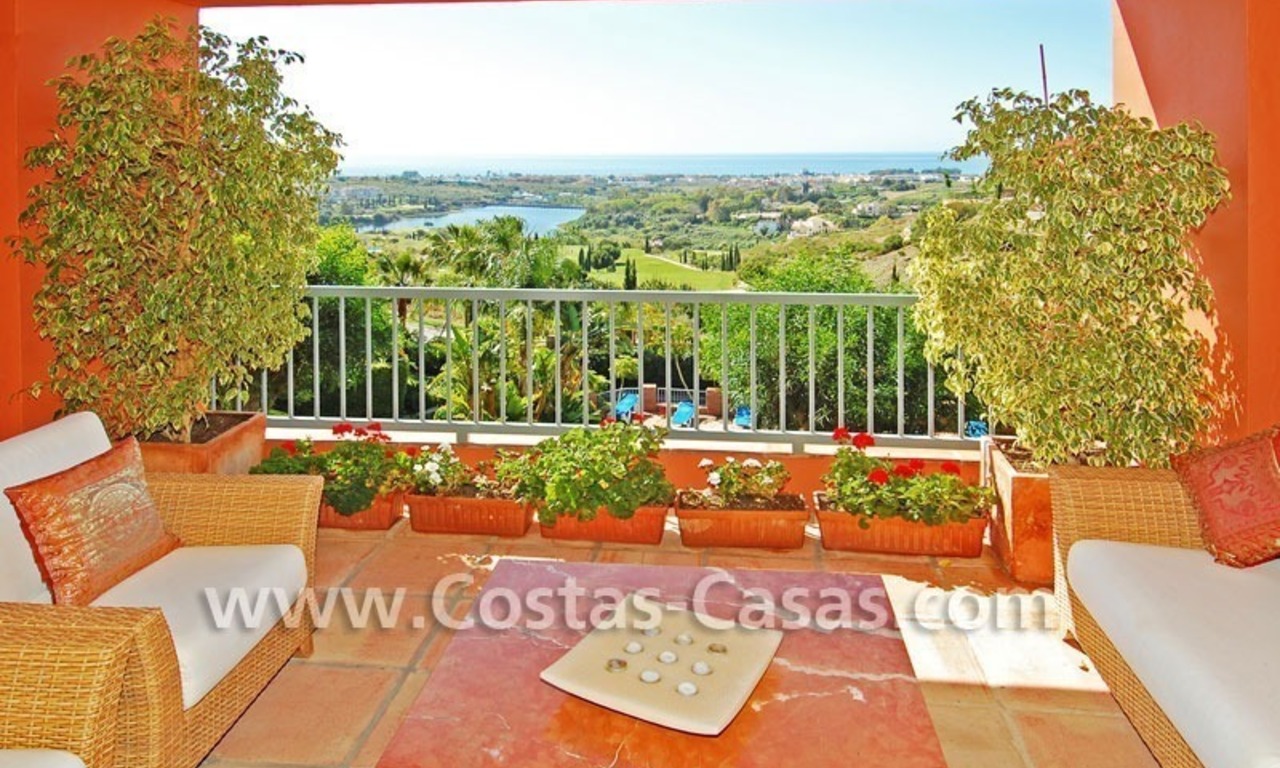 Koopje! Luxe golf appartement te koop op een golfresort in het gebied van Marbella – Benahavis – Estepona 1
