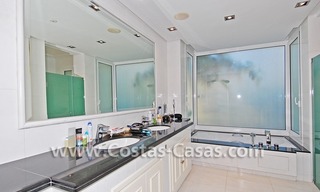 Frontline beach appartement te koop, eerstelijnstrand, Estepona - Marbella 30