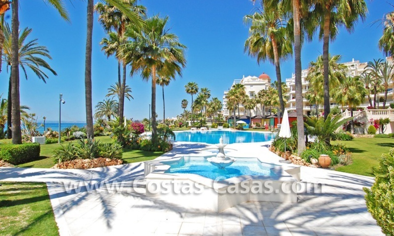 Frontline beach appartement te koop, eerstelijnstrand, Estepona - Marbella 7