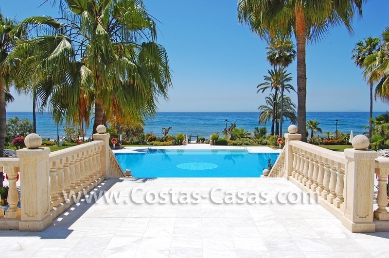 Frontline beach appartement te koop, eerstelijnstrand, Estepona - Marbella