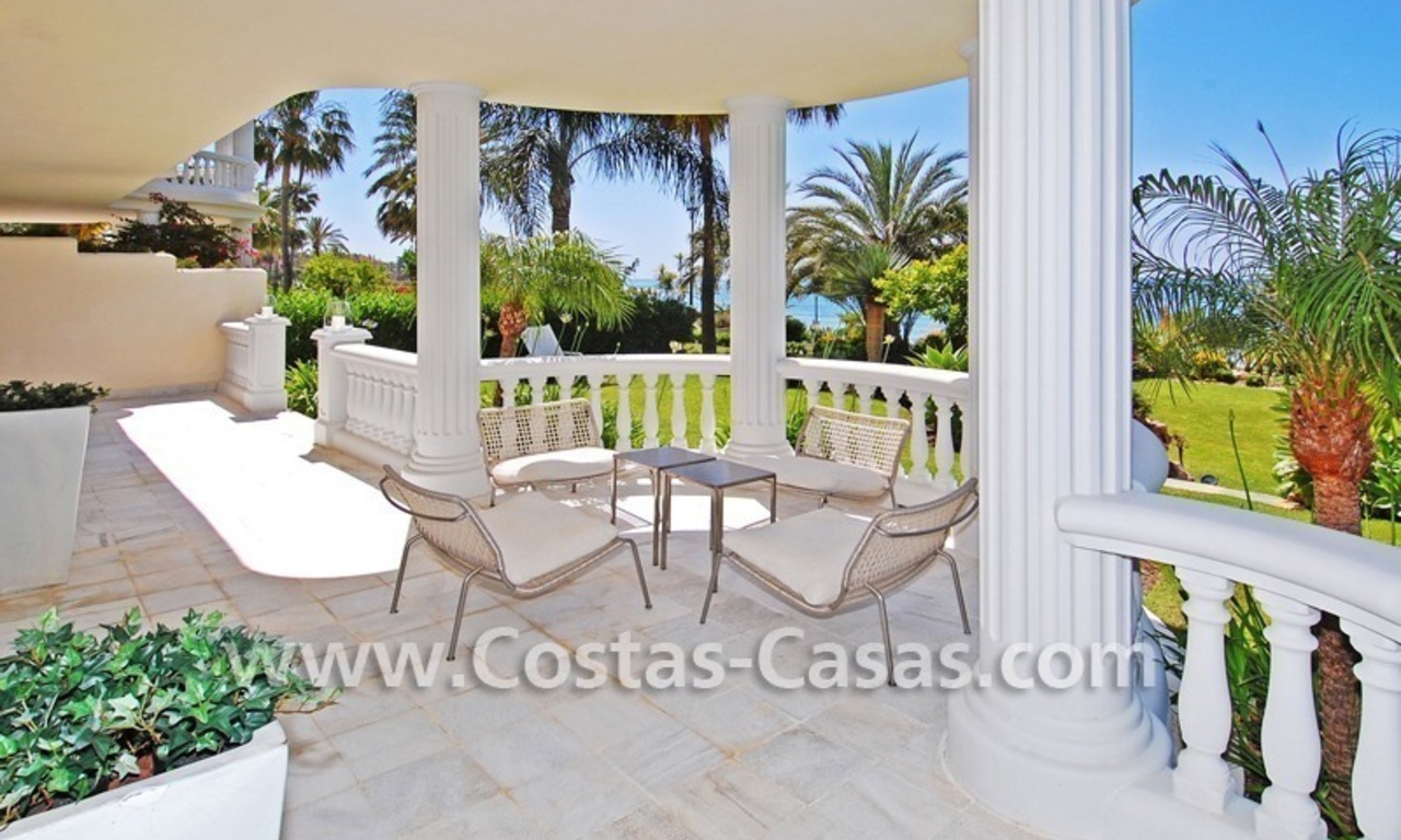 Frontline beach appartement te koop, eerstelijnstrand, Estepona - Marbella 15