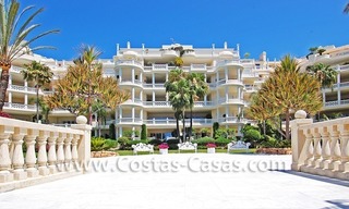Exclusief beachfront appartement te koop, eerstelijnstrand, Marbella - Estepona 26