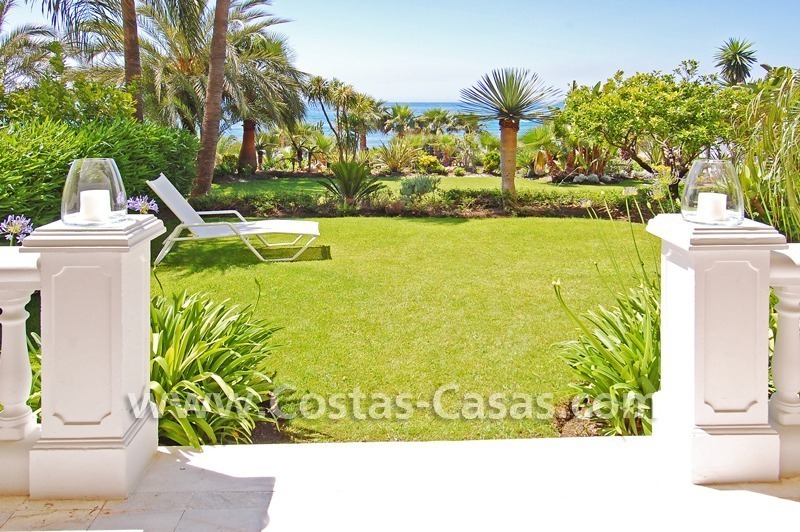 Exclusief beachfront appartement te koop, eerstelijnstrand, Marbella - Estepona