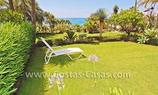 Exclusief beachfront appartement te koop, eerstelijnstrand, Marbella - Estepona 1