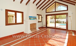 Luxe villa te koop vlakbij het strand in Puerto Banus te Marbella 4