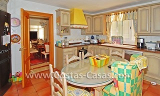 Villa te koop in Marbella vlakbij het strand in een moderne-Andalusische stijl 10