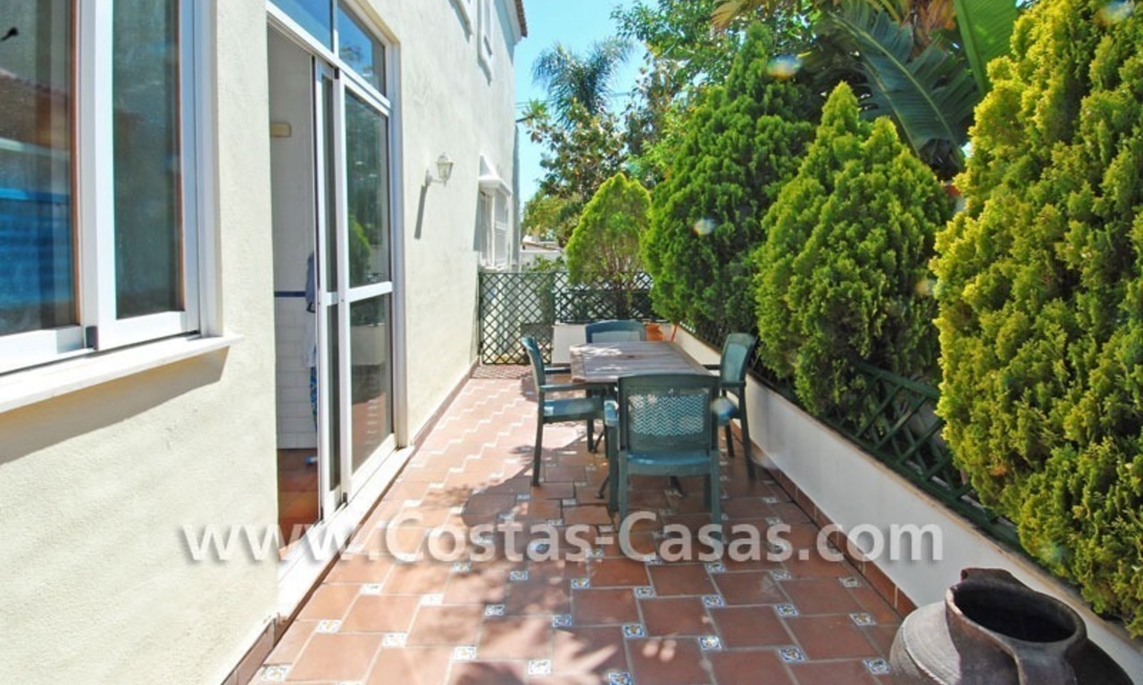 Villa te koop in Marbella vlakbij het strand in een moderne-Andalusische stijl 3